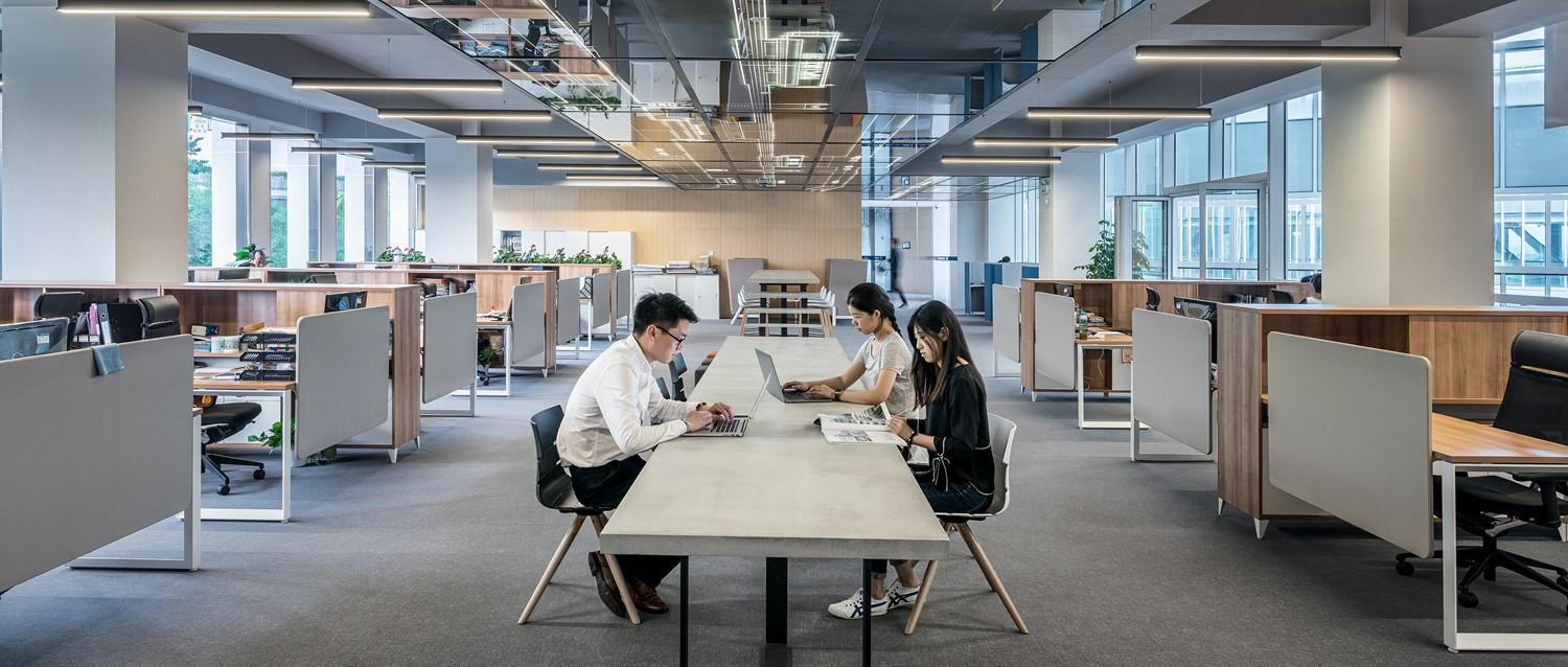 Gaslighting at work: what it is and how to handle it