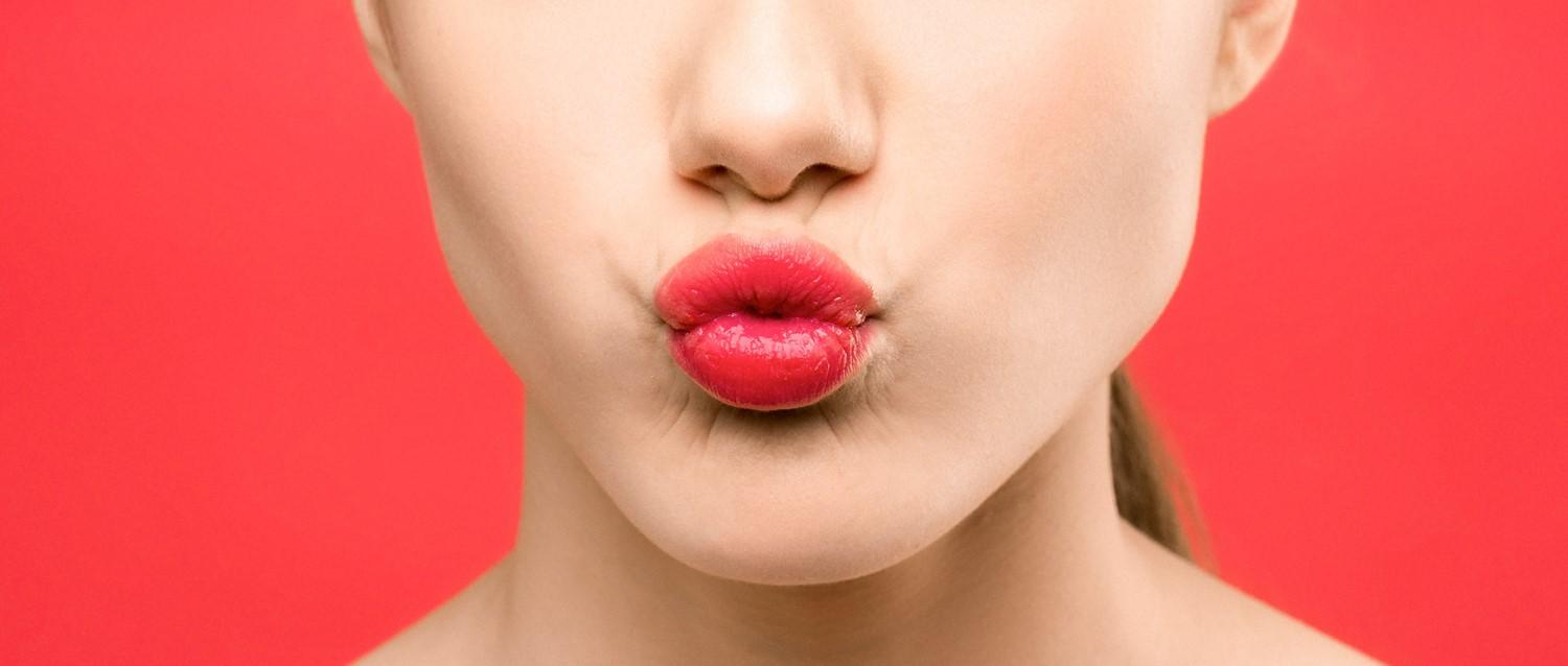 Can you get chlamydia from kissing?